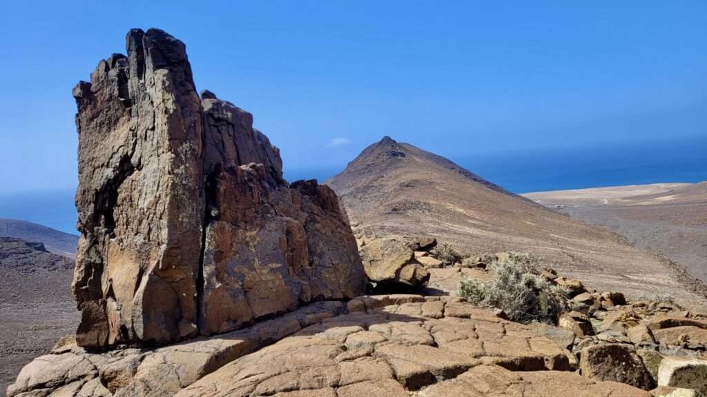 Montaña De Jorós und der steinerne Thron