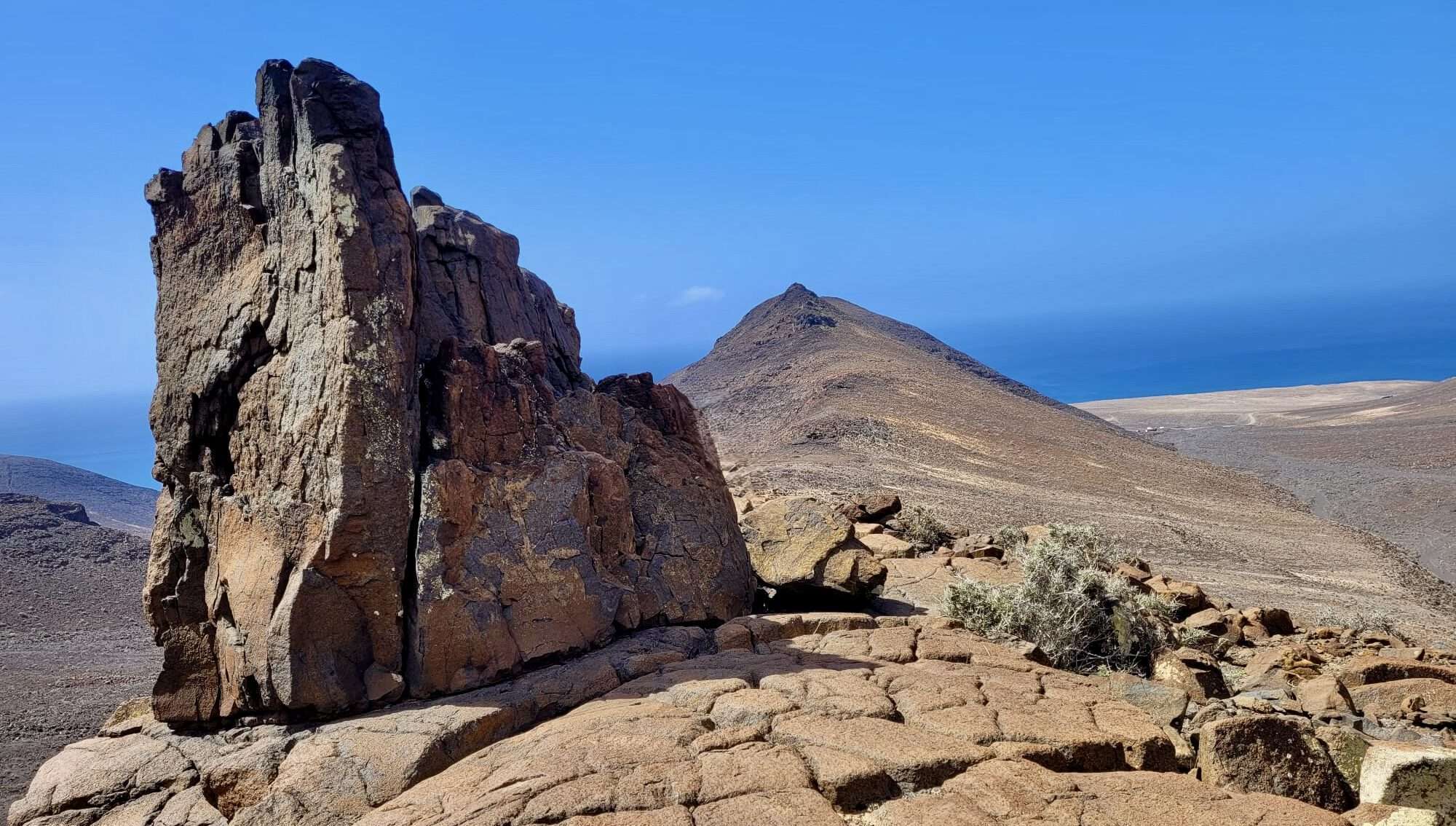 Montaña De Jorós und der steinerne Thron