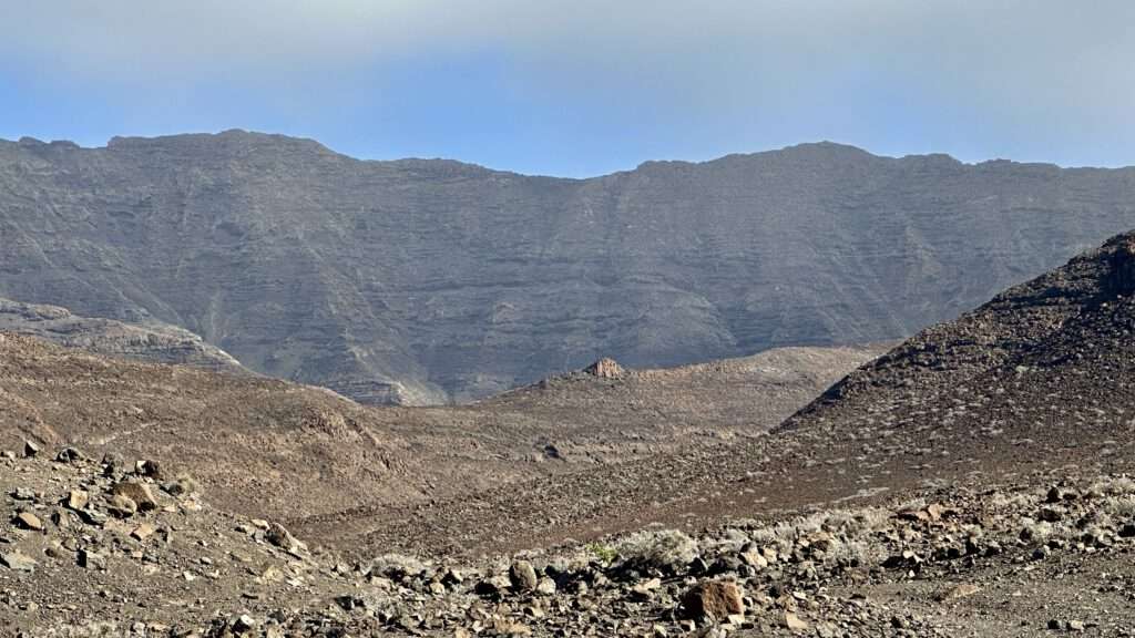 Montaña De Jorós und der steinerne Thron