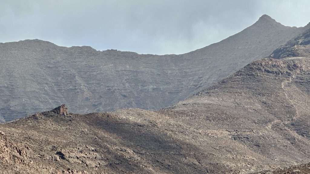 Montaña De Jorós und der steinerne Thron