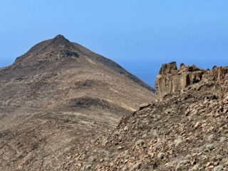 Monta&ntilde;a De Jor&oacute;s und der steinerne Thron