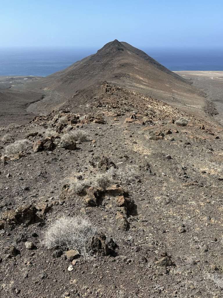 Montaña De Jorós und der steinerne Thron