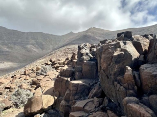 Monta&ntilde;a De Jor&oacute;s und der steinerne Thron