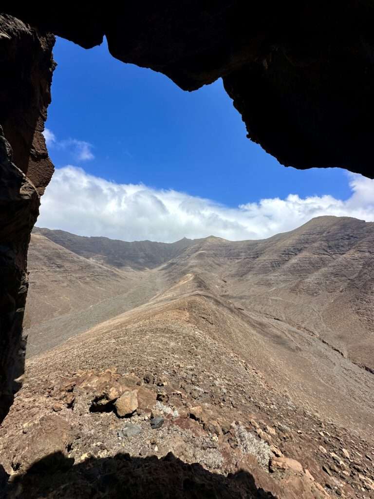 Montaña De Jorós und der steinerne Thron