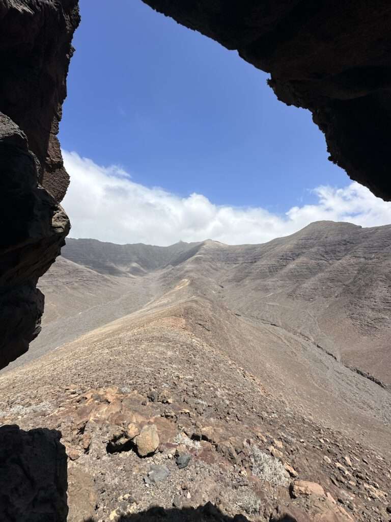 Montaña De Jorós und der steinerne Thron