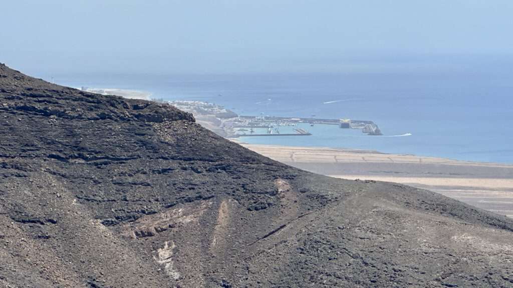 Montaña De Jorós und der steinerne Thron